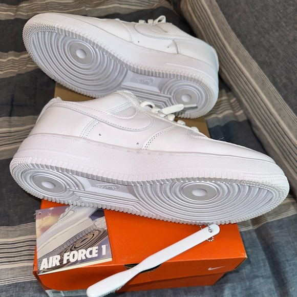 Nike Air Force 1 ‘Color of the Month’ White LIKE NEW - Picture 5 of 13